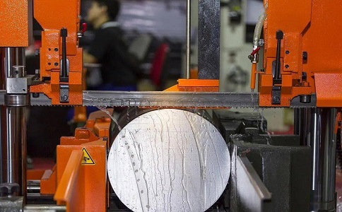 仁寿立式金属带锯床切削出现跑带故障解决方法！